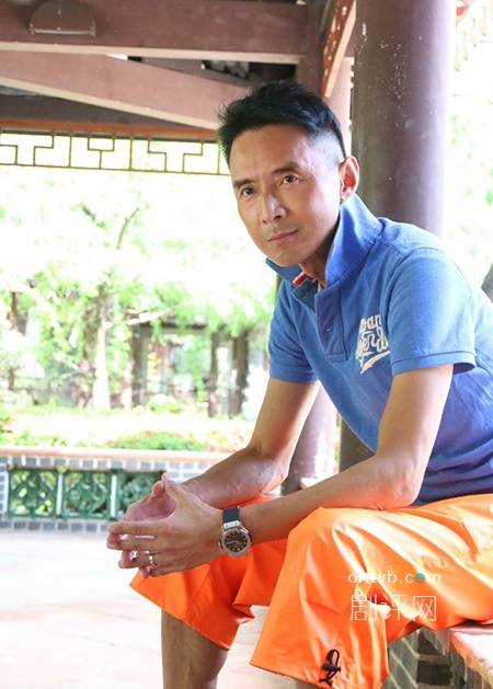 现年53岁的林利在新剧《杀手》中分别饰演台湾富商