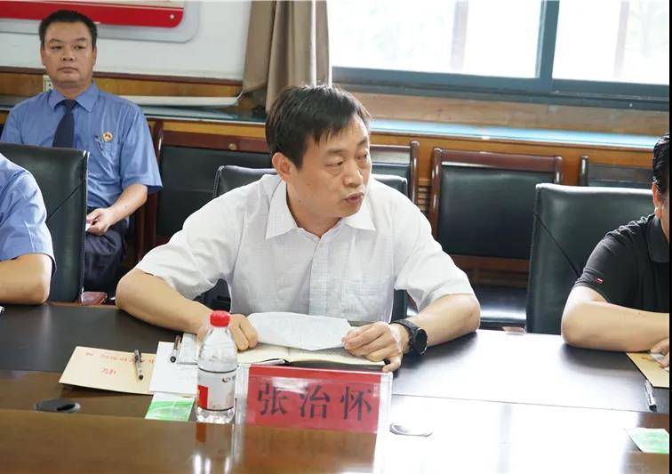 新密市委常委,政法委书记张治怀对新密市检察院实行