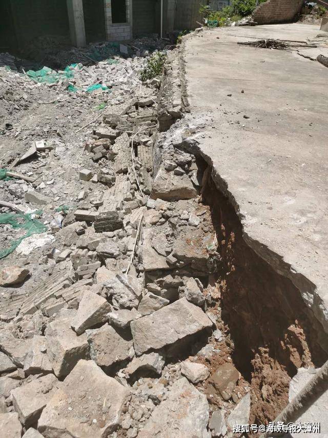 事发漳州，龙门天下和芗城悦府，因建共有消防通道起争执_小区