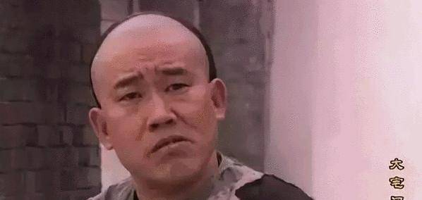 后来,杜旭东凭借《大宅门》门中的"汉荣发"一角迅速成名,他所演的那个