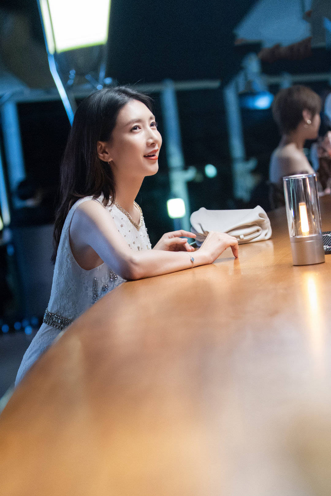 很多人说王漫妮又当又立我脑子里就有很多问号到底是谁的三观出现了