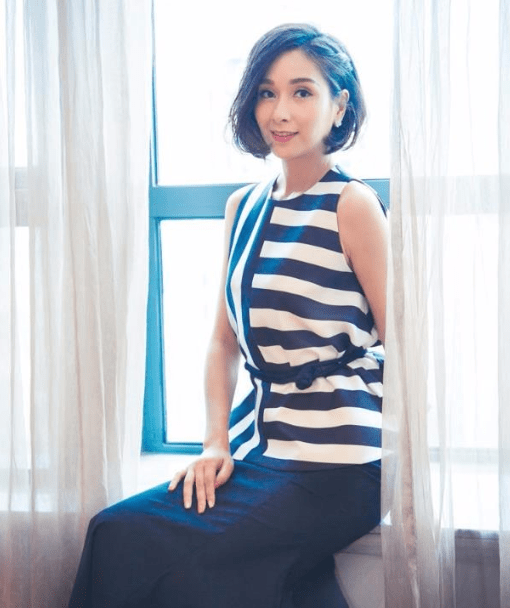 原创45岁杨恭如近况,素颜现身街头,气质依旧似二十岁少女!