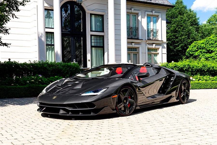 这辆2017年的兰博基尼centenario roadster敞篷跑车售价275万美元