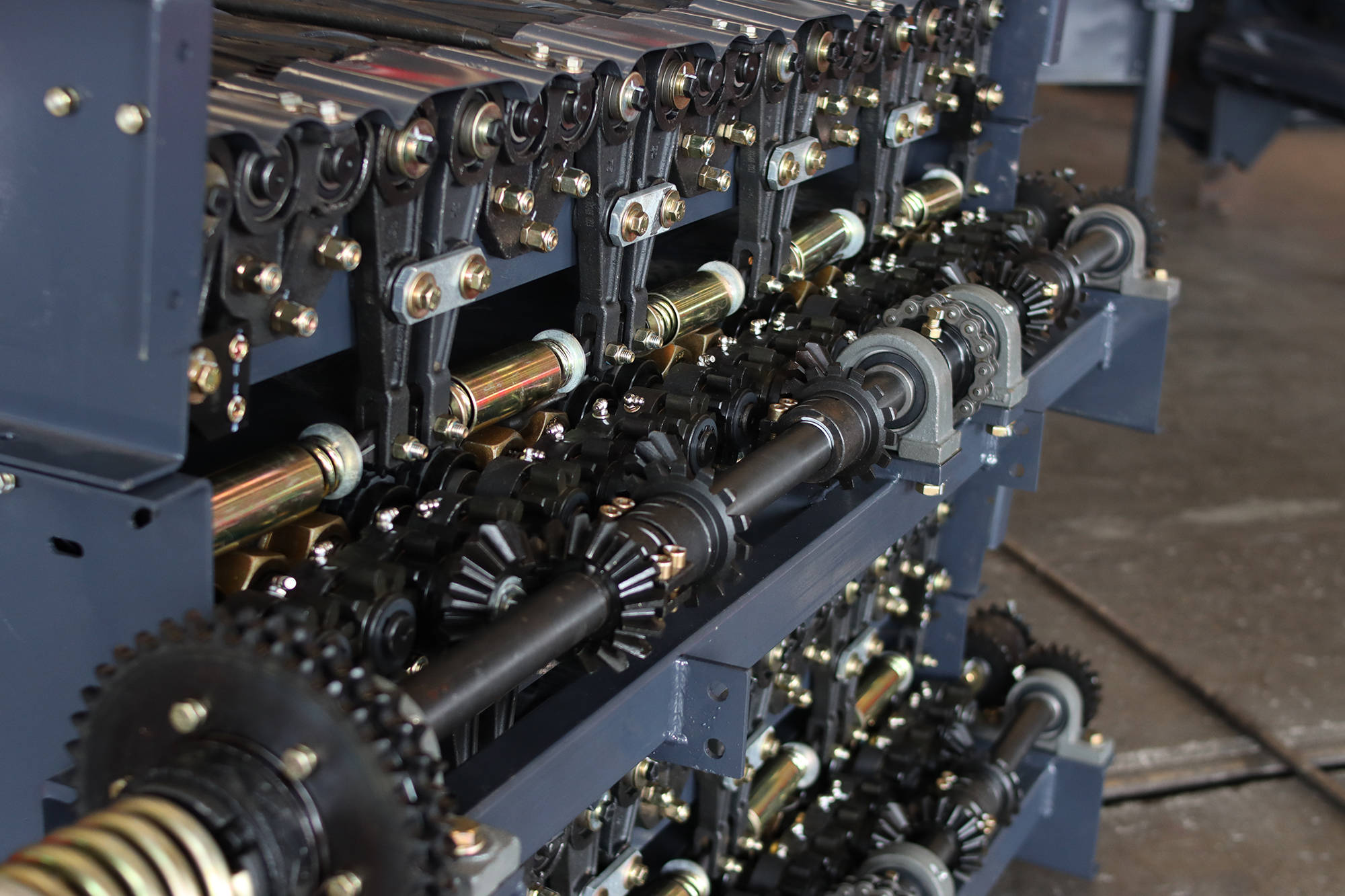 牧神4行静液压玉米收割机已来,剑指中原小地块