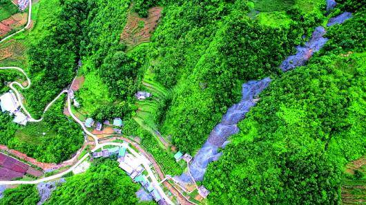 陕西白河县治污之困：南水北调水源区|陕西白河县治污之困：南水北调水源区，因采矿变色的河“鸭躲鱼绝”