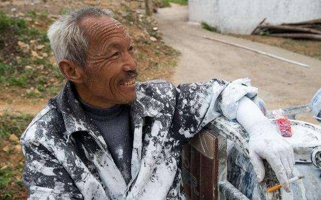 60岁农民工,为何不愿"告老还乡"?