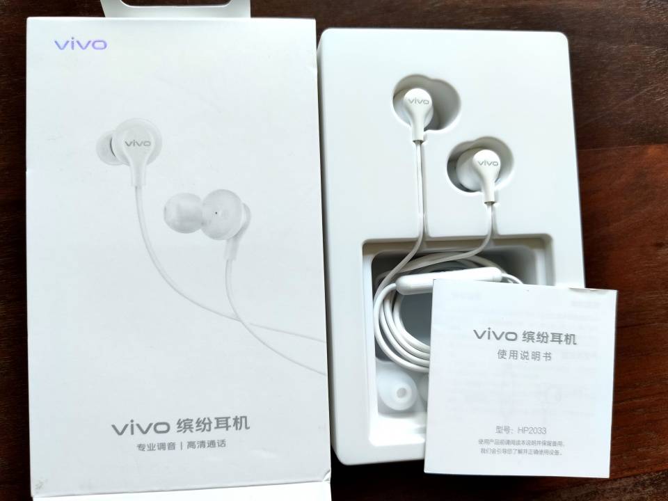 颜值如玉声音极致vivo缤纷入耳式耳机轻体验