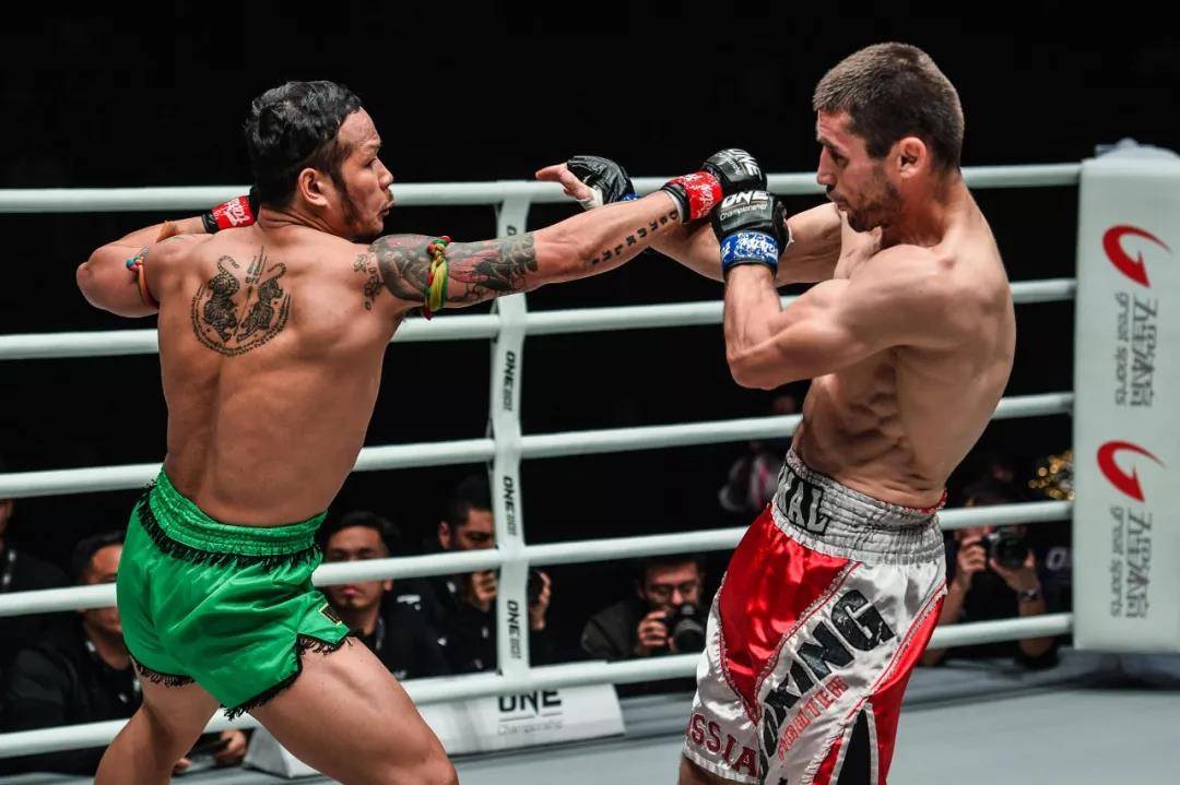 原创泰拳王雅桑克莱遭三连败,武僧一龙打遍泰拳四大天王的机会来了?