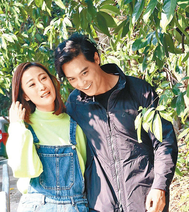 原创tvb小生晒恩爱照力证与出轨女友情未变网友不相信