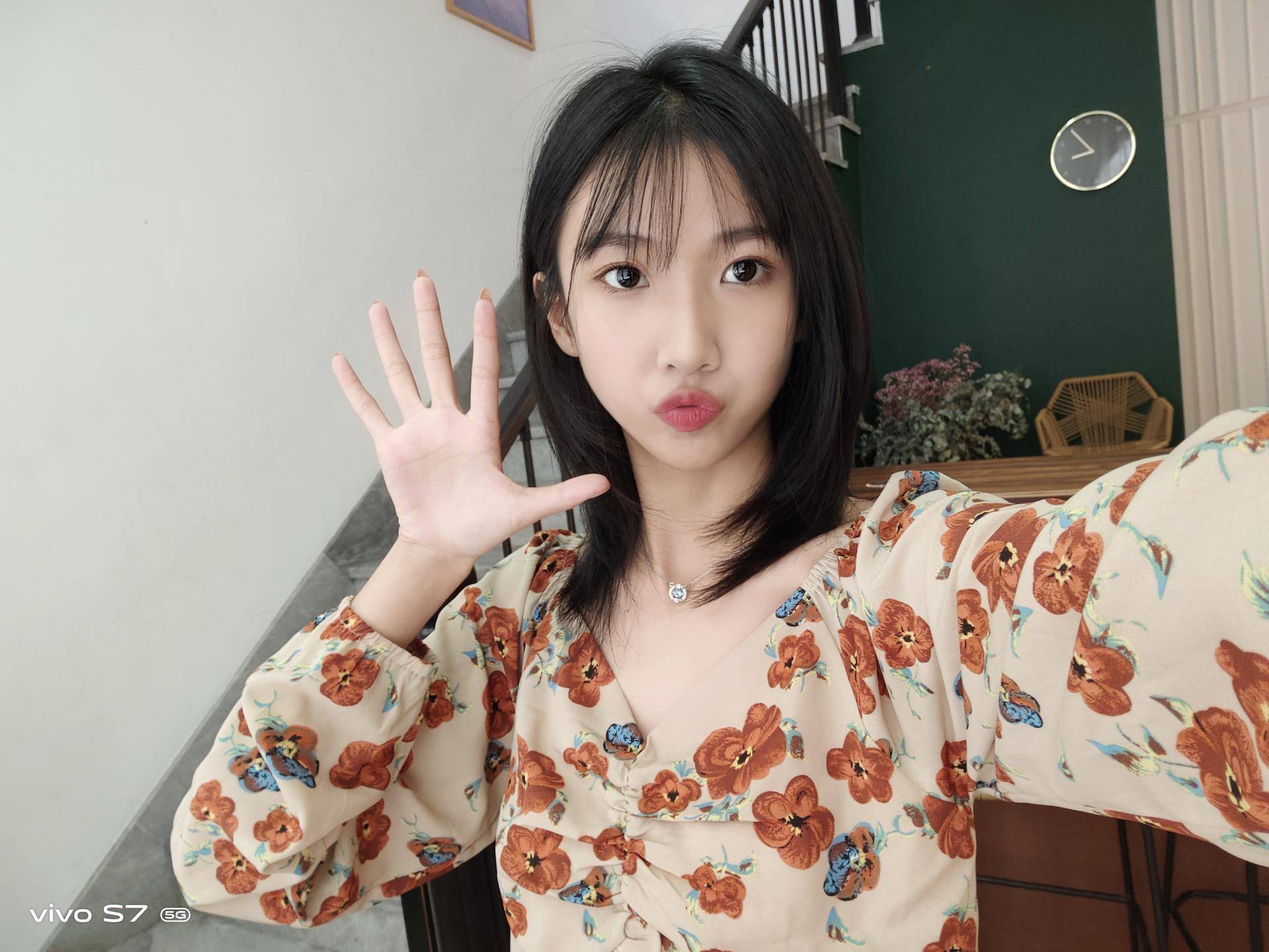 超海报级自拍如何做到?这个问题vivo新机可以回答