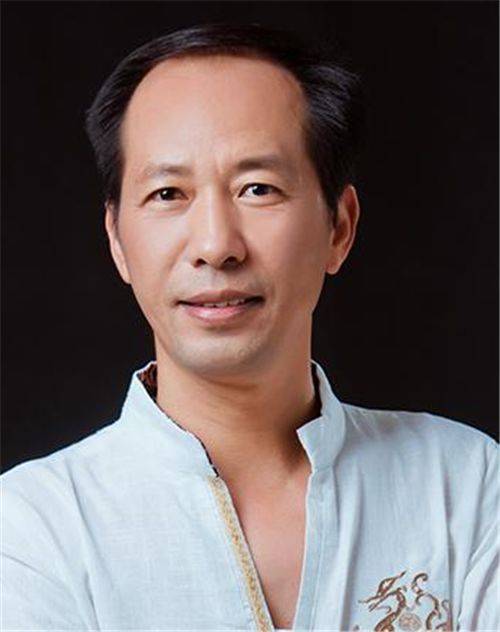 价值2亿的翡翠原石,他花4年雕成《清明上河图》,专家:美到心醉_李振庆