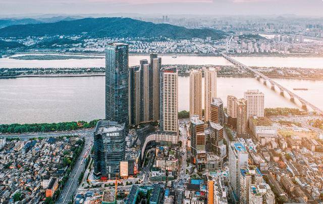 惟楚有材,于斯为盛,华远地产携手长沙共成长_国际中心