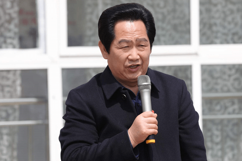 中共商丘市人大常务委员会原副主任,特邀演员胡家印在座谈会上发言