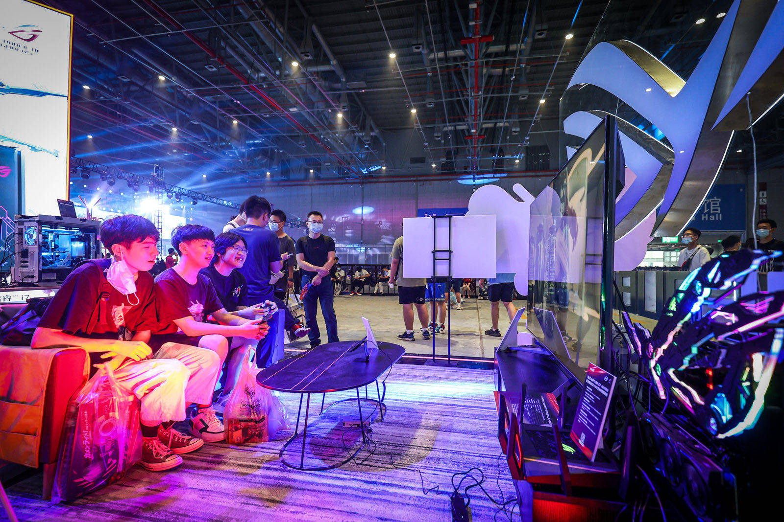 天生性能buff加成 华硕显卡亮相bilibiliworld 2020