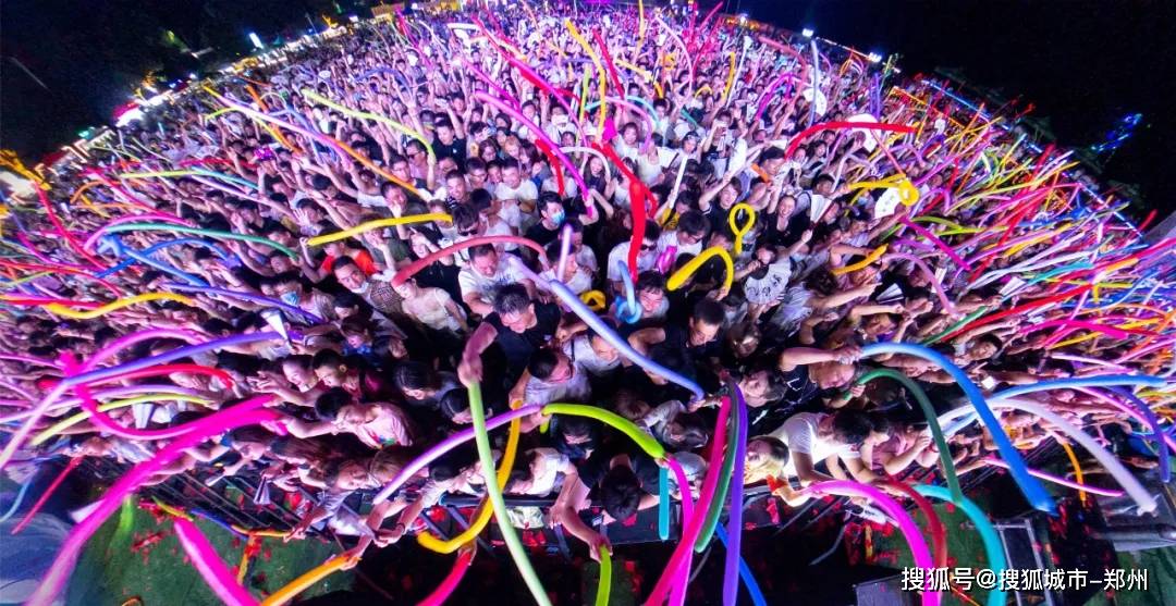 亚洲第一dj女团pink djs成员2015先锋dj大赛混音组亚军演出时间:22:30