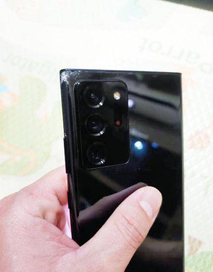 三星note20u全球首碎!网友:这么漂亮的手机,看着都心疼