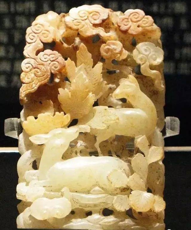 金代"秋山玉"饰 高6.6厘米 湖北省钟祥市明代梁庄王墓出土