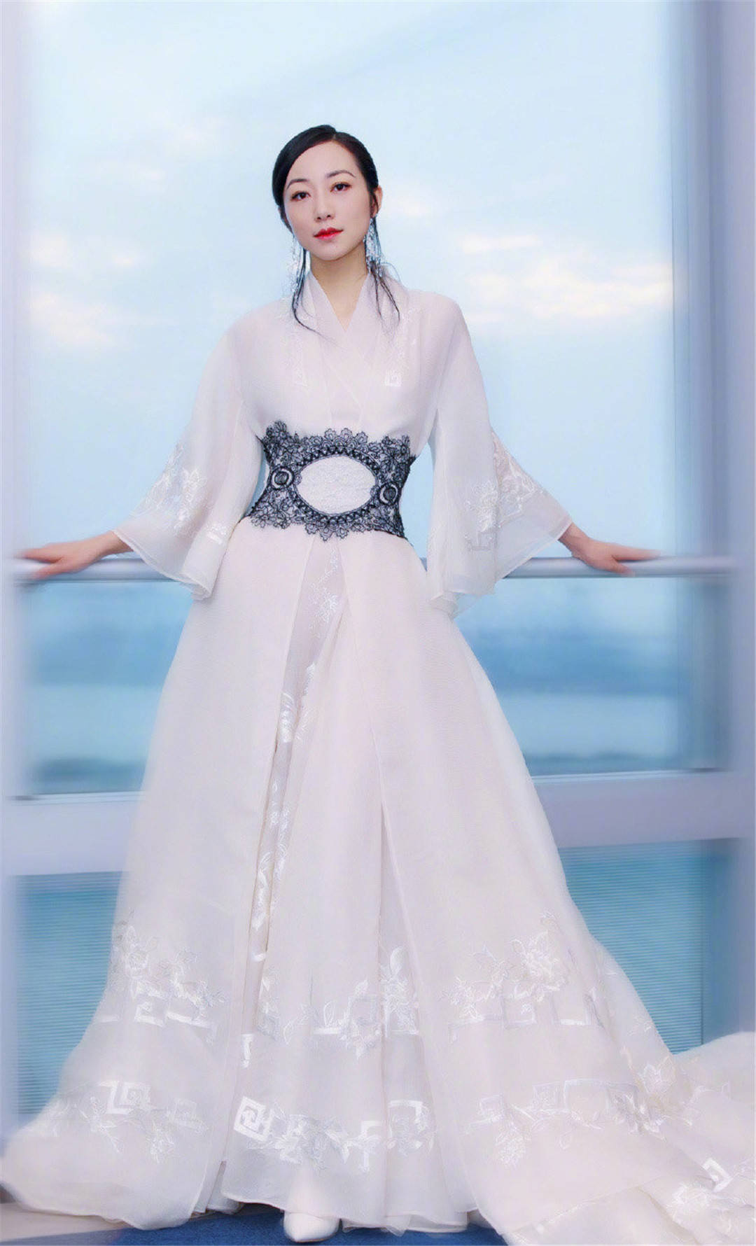 韩雪白色汉服古装唯美活动写真