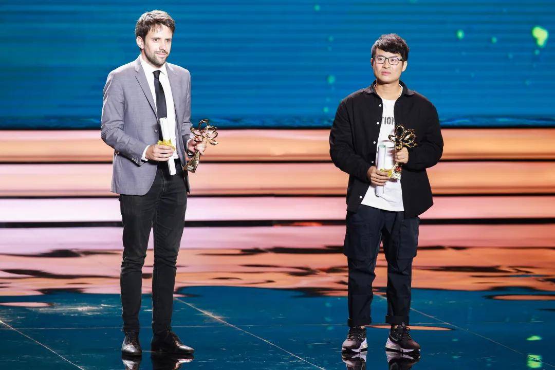 “白玉兰”奖项揭晓 郑晓龙点赞评奖不受干扰