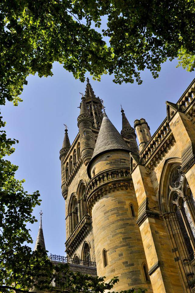 什么样的人才有资格上波尔顿大学