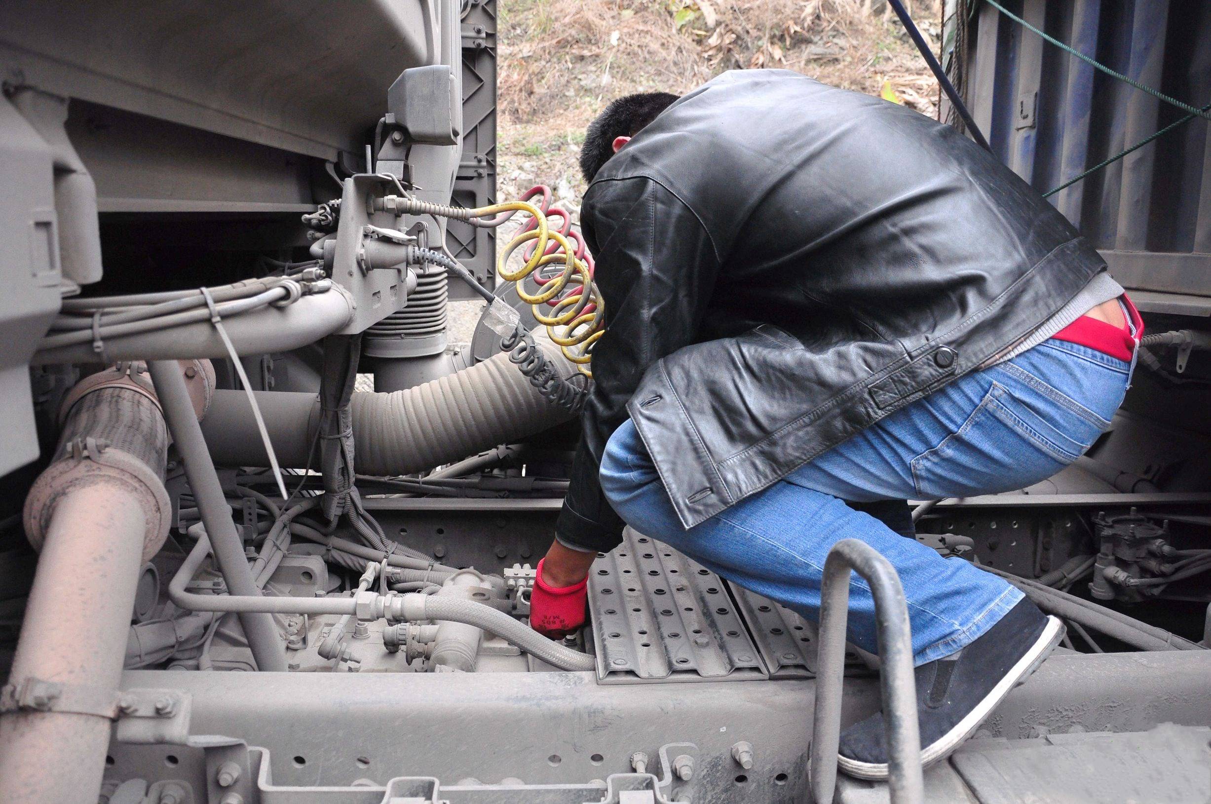 为什么大家都说货车司机是狠人