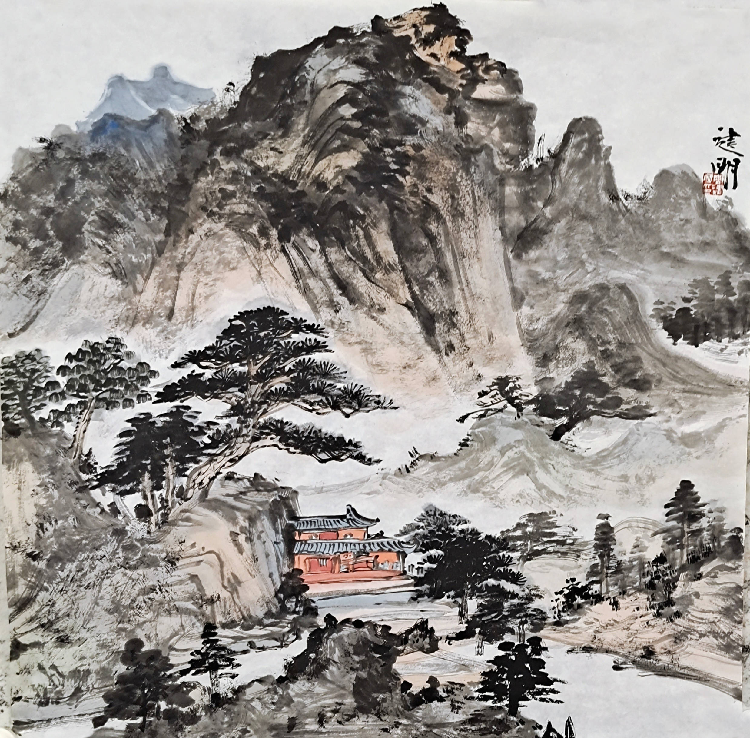 获学士学位,2016年结业于清华大学美术学院中国山水画写生与创作高级