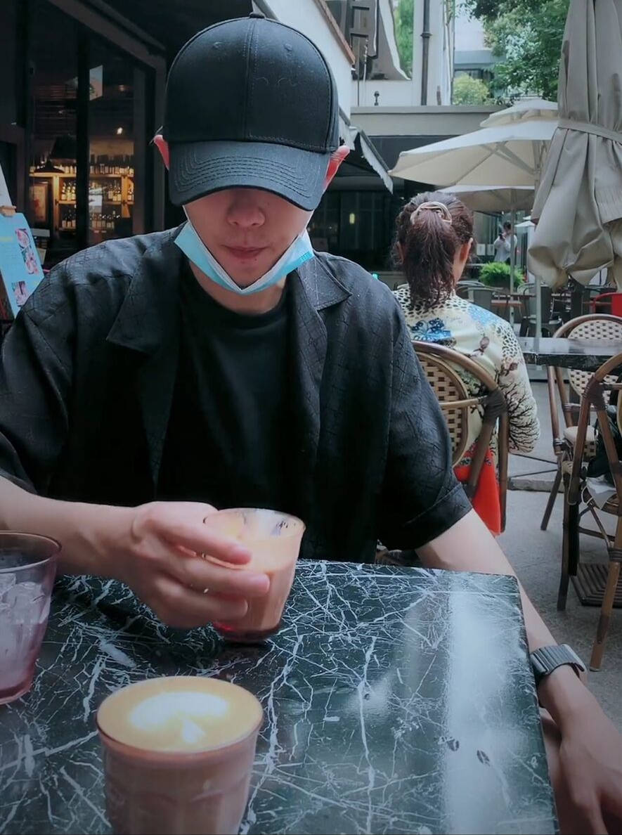 原创肖战入围最帅面孔,vlog两天浏览3600万,是在为《余生》铺垫吗?