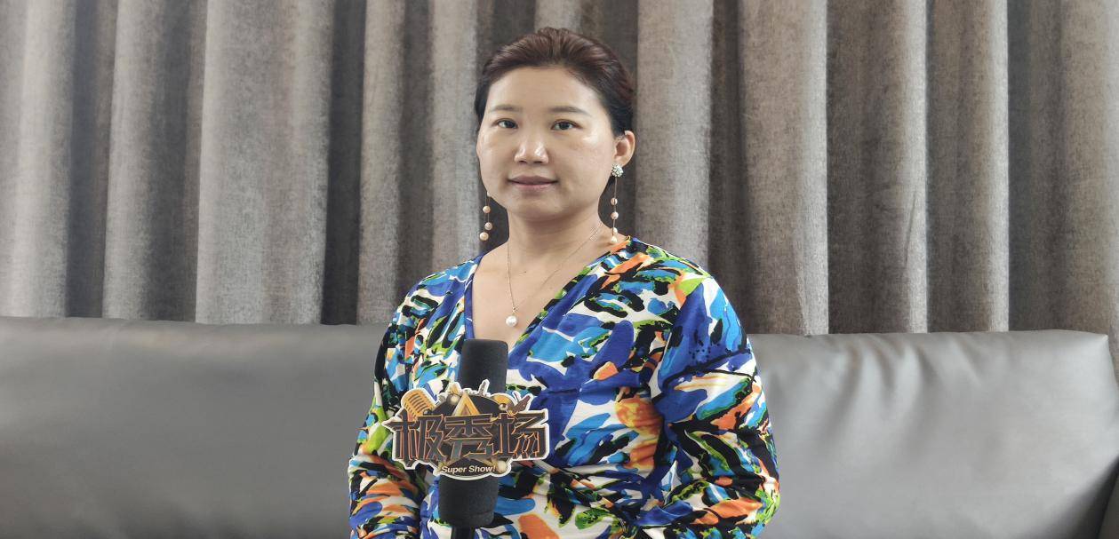 《极秀场》三农扶贫主播-杨鸿雁女士为积极响应《中国食物与营养发展