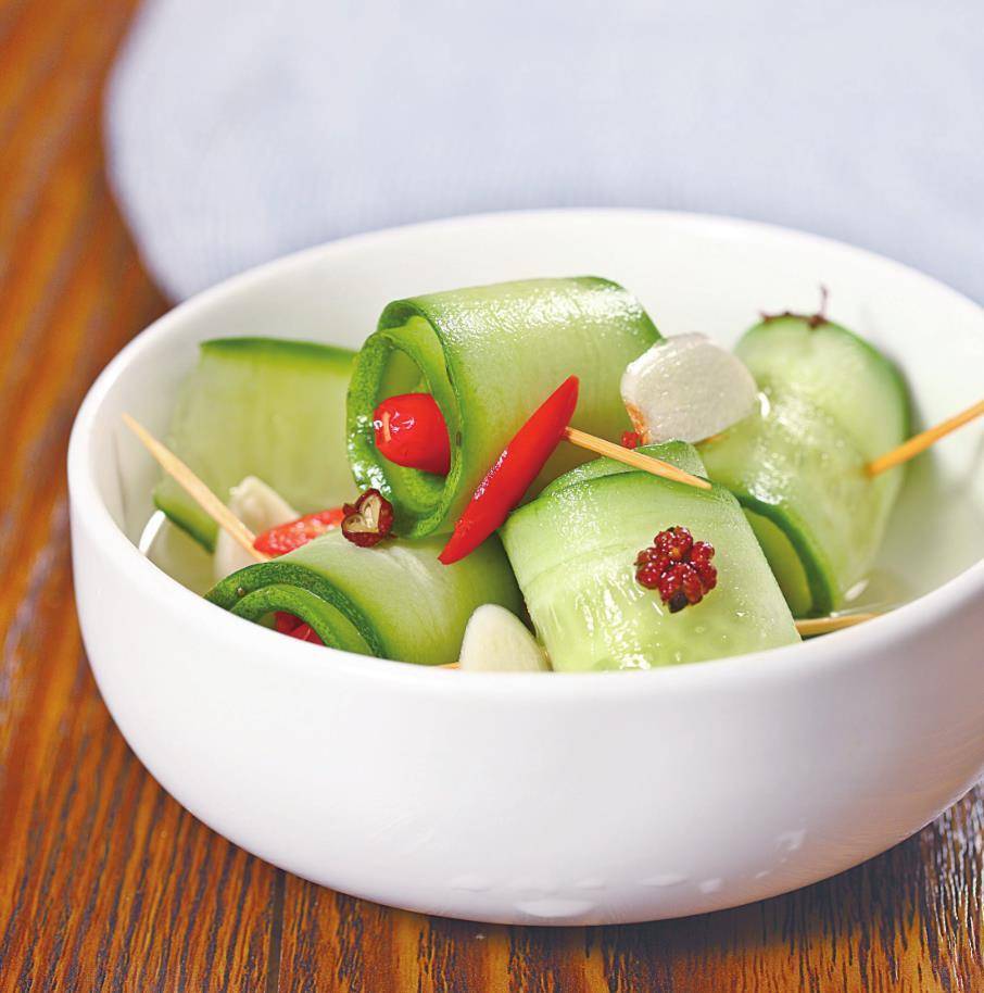 夏天,最爱黄瓜这个吃法,冰凉爽脆,酸甜开胃,比拍黄瓜更受欢迎