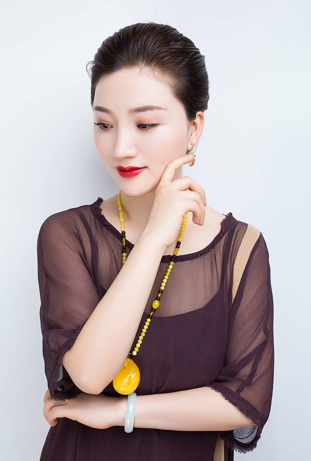 面部美学首席设计总监—王婷总监面部美学首席设计总监香港易经协会