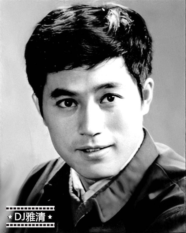 原创罕见老照片80年代男星黑白照个个容貌俊美却又充满男儿气概