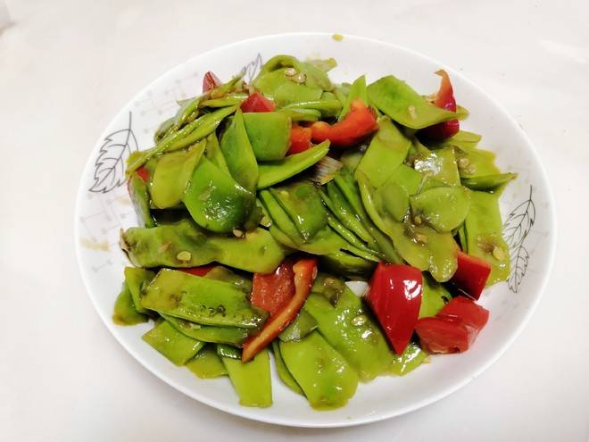 颗葱,蒜适量,蚝油半勺,味极鲜一丢丢,盐适量,糖一勺清炒扁豆角的做法