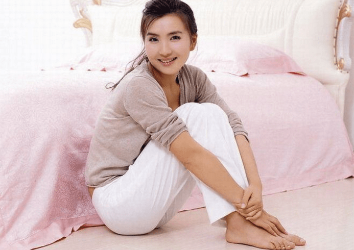 当年的万人迷,如今淡出荧屏做了大学老师,不仅漂亮还有实力_陈好