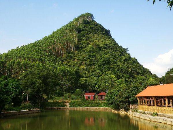 大金湖,翠屏湖,雲夢古村,黑龍潭等33個野遊景點,有人以為這是農家樂的