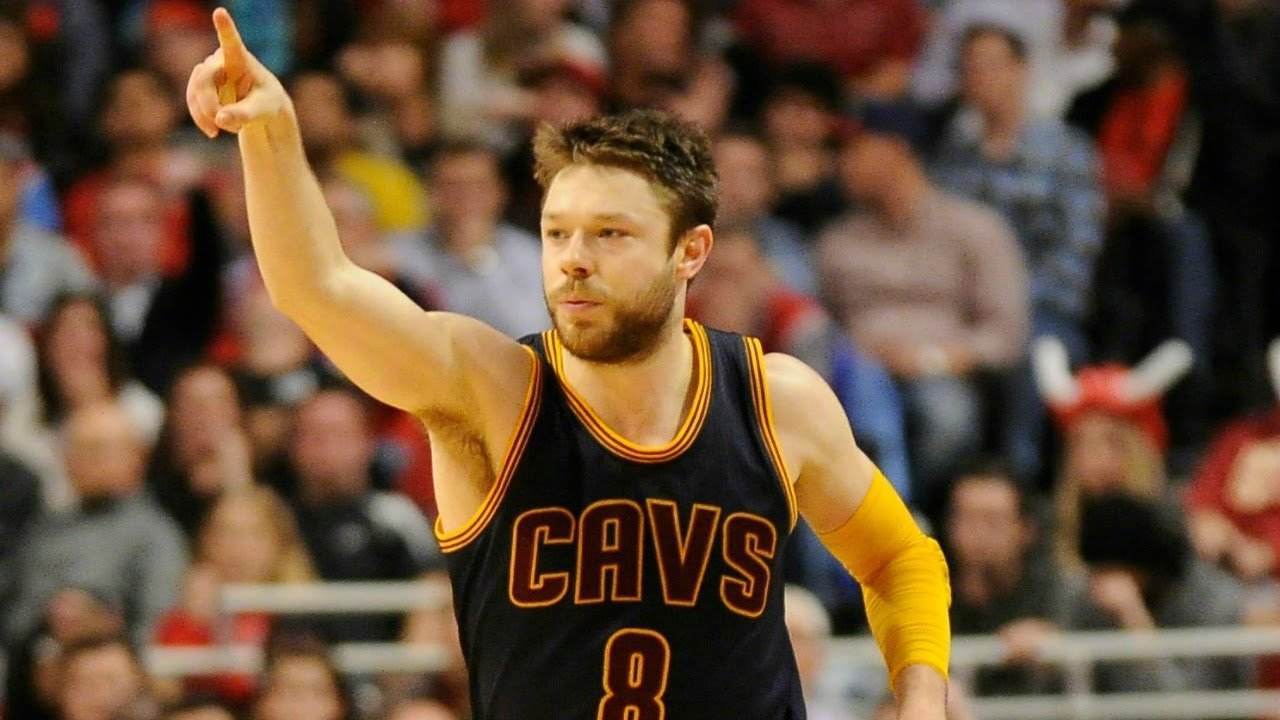 德拉維多瓦托馬斯-羅賓遜目前是cba外援,曾經也在nba打過球,在nba