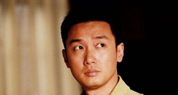 央视主持人变身著名影星,演技好又帅气,但为何如今36岁还是未婚?_巩峥