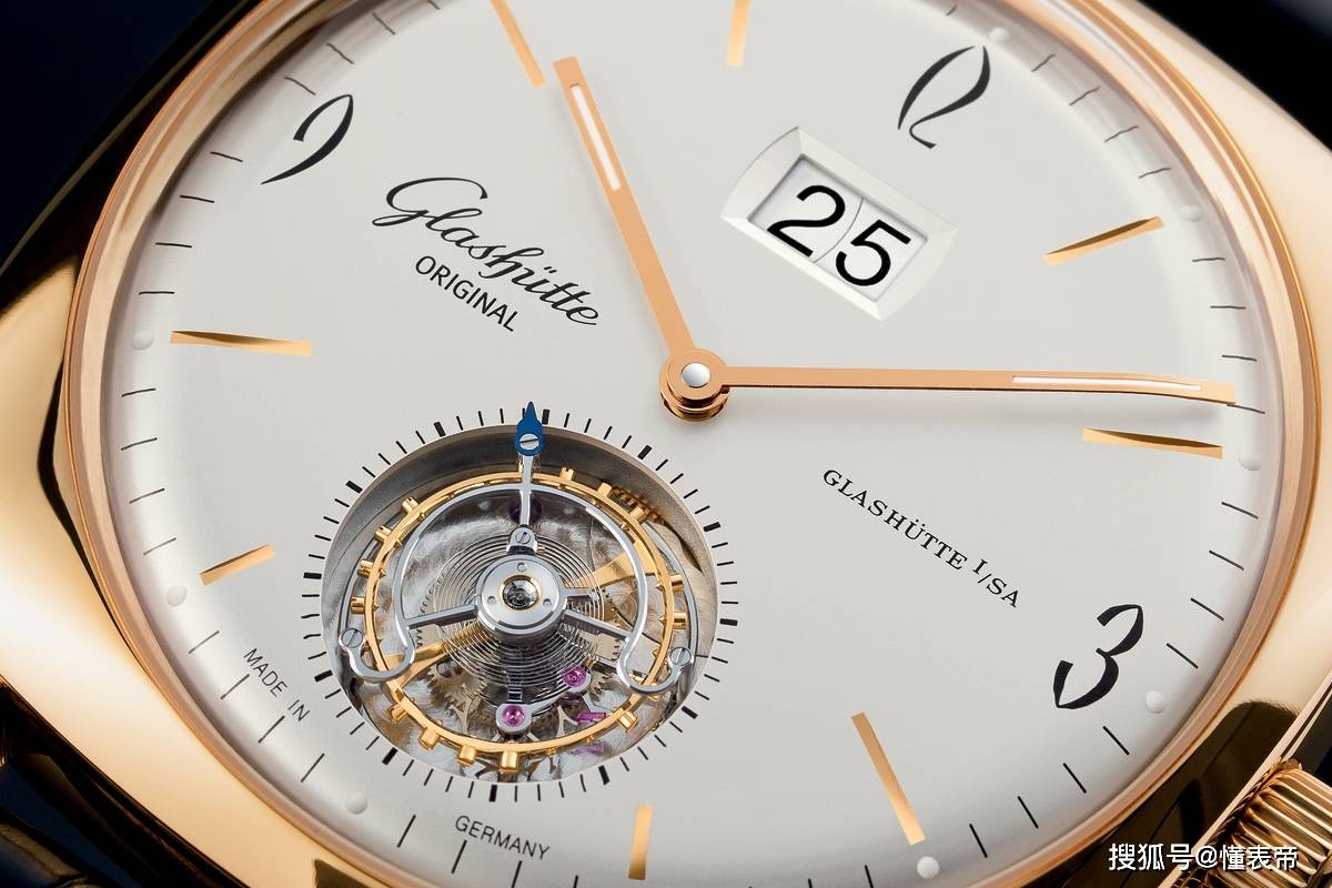 表盘上竟然还藏着"暗号"?_swiss