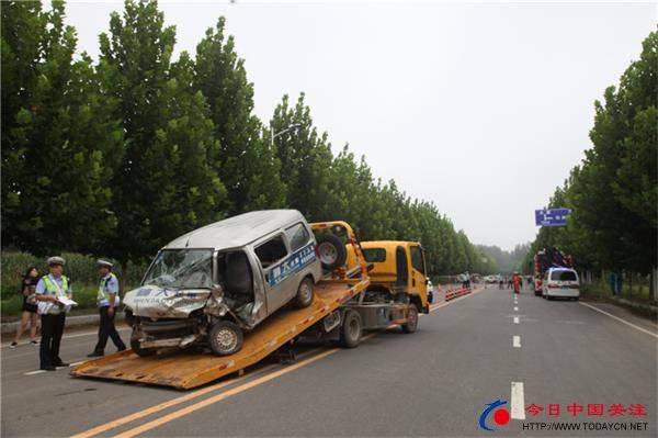 原创河南商丘市交警支队在柘城开展道路交通事故应急救援跨区联合演练