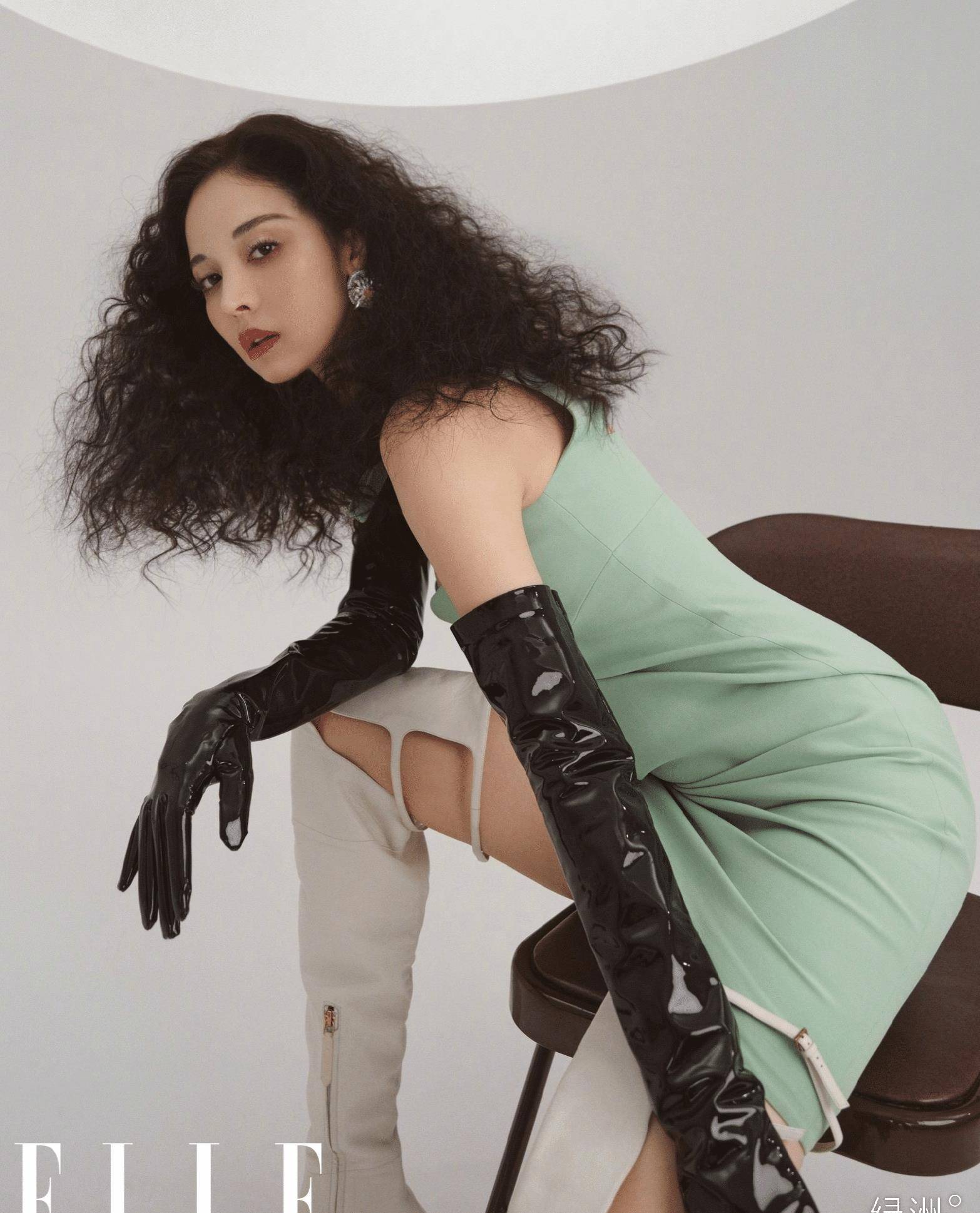 娜扎朋克爆炸头个性十足,完美演绎摇滚范酷女孩_手机搜狐网