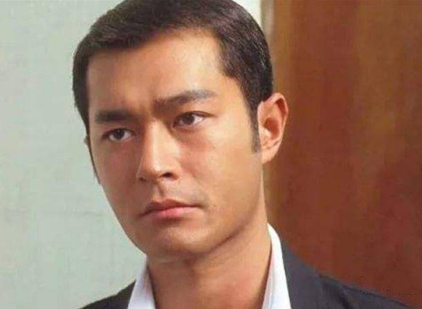 2015年古天乐和余文乐,佟丽娅,张孝全等出演了《谜城》,这部剧里