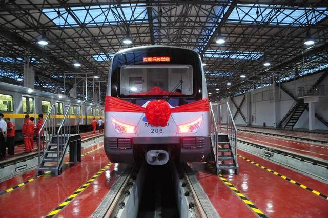 成都地铁开通运营十年有惊喜有安心有期待