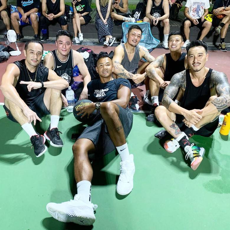 陈建州晒出与霍建华,余文乐打篮球合照, 往日男神变大叔