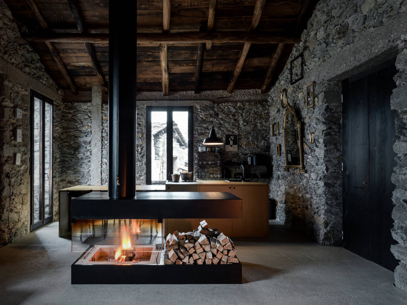 意大利的石头屋改造犹如老爷车的新生