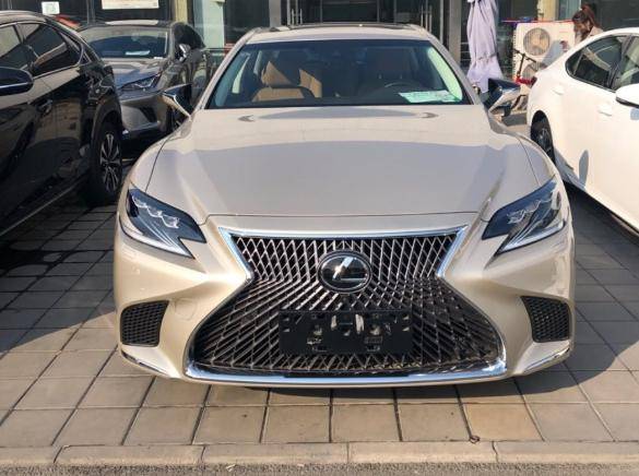 79万买凌志ls350入门级面对他人建议小哥一语不发