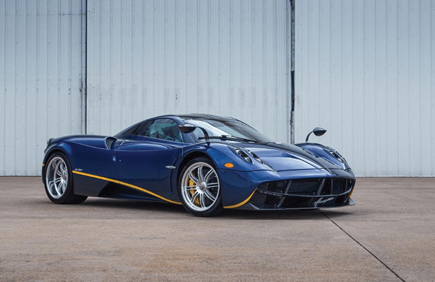 3千万豪车去车管所挂牌,一顿操作,车主:这咋好意思开出去?_帕加尼