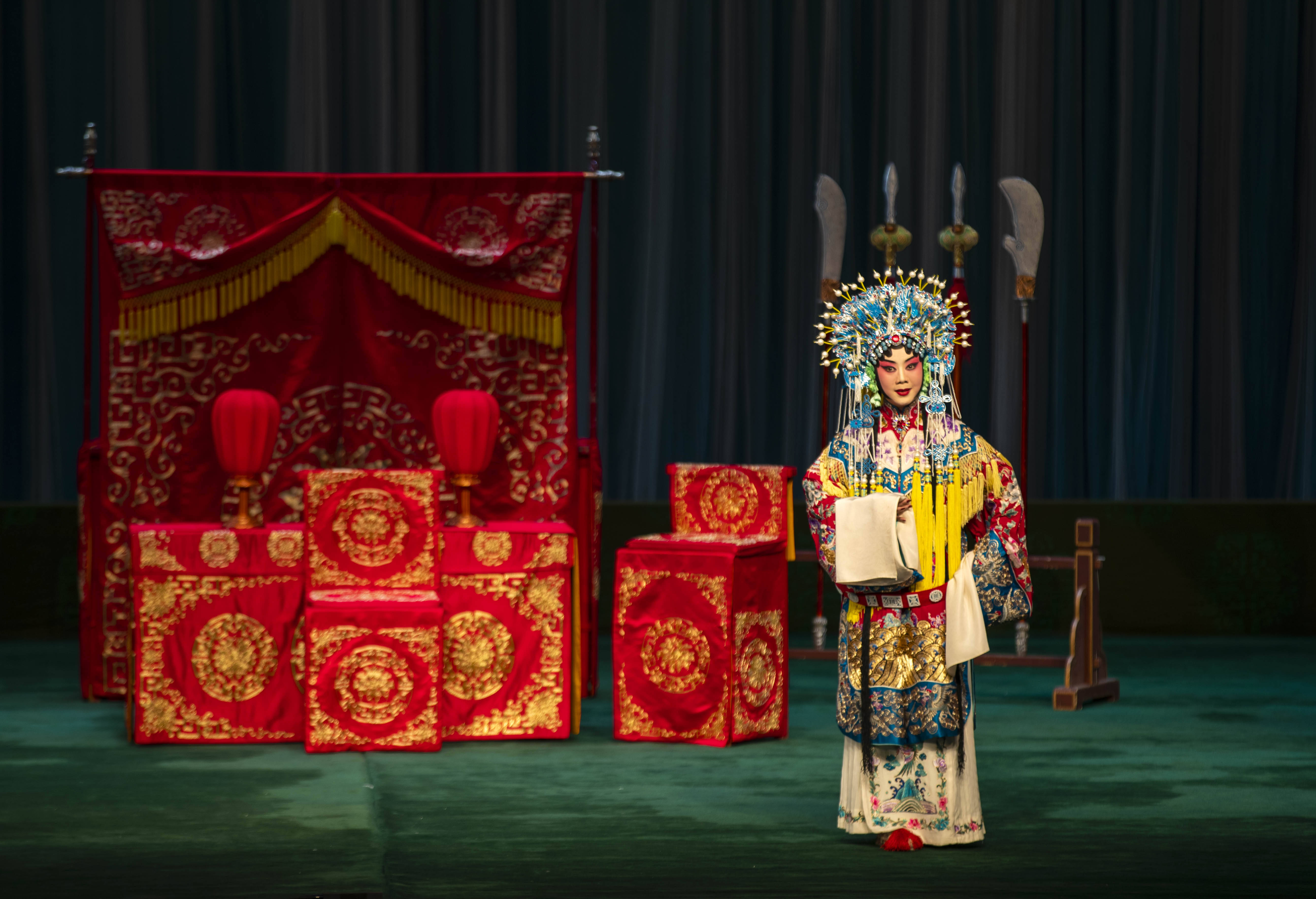 京剧表演艺术家于魁智 李胜素来梅乡瞻梅像 演梅戏