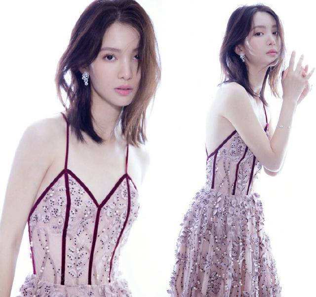 万茜说金晨身材"扁",看到她吊带裙侧身照后:万爷挺实诚