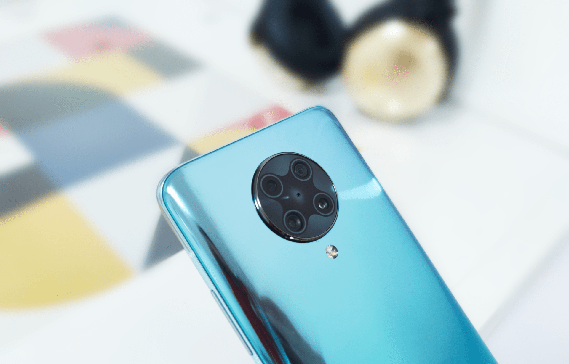 redmi k30至尊纪念版开箱,120hz丝滑屏幕,四曲面舒适握持