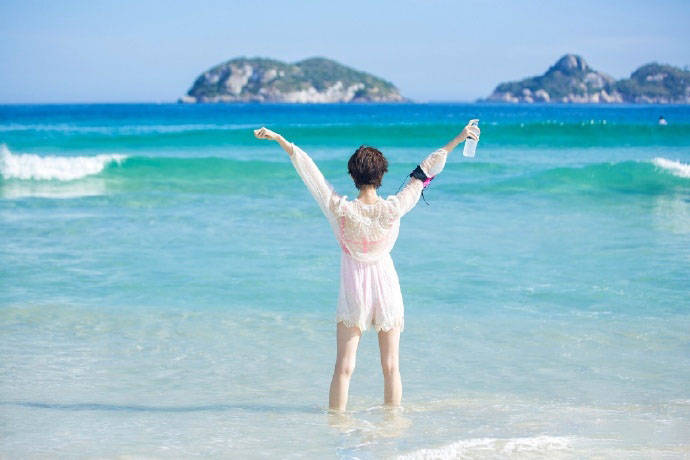 夏日的海边足够优秀的你唯一的古力娜扎