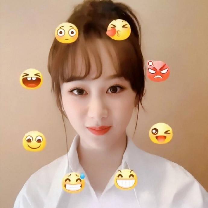 杨紫灵活cos表情包,颜值状态超在线